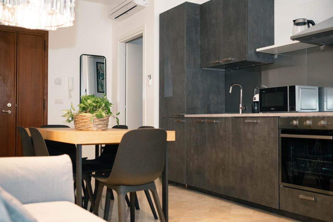 Black Marble - Design Apartment Bari Kültér fotó