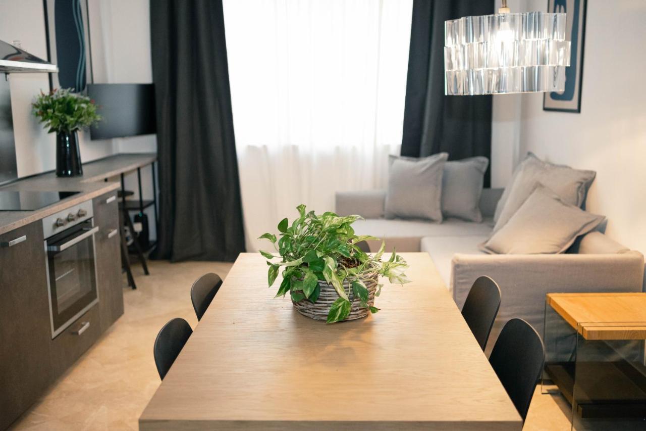 Black Marble - Design Apartment Bari Kültér fotó
